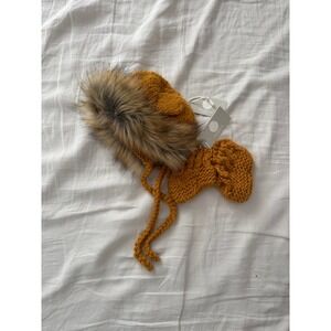 The Blueberry Hill Baby Lion Hat and Booties Set Size XS (3-6 Months)
